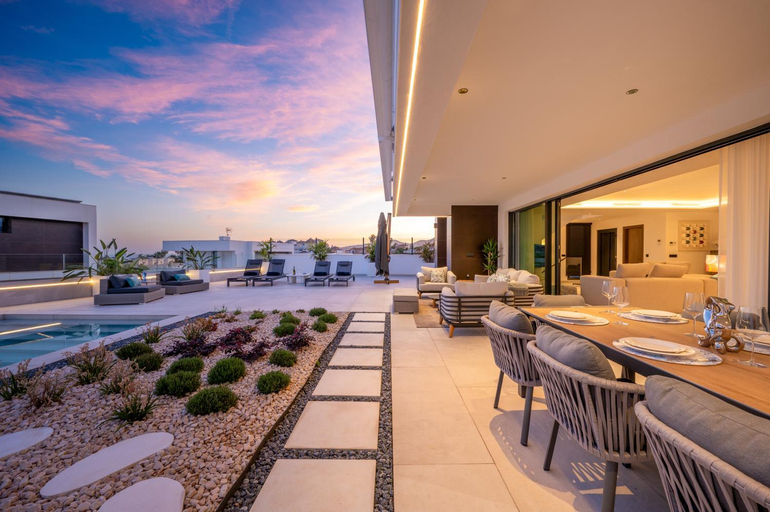 Food & Drinks 5, Villa Azahara, Málaga
