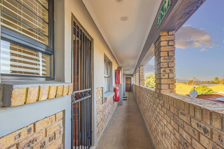 Terrace/patio, No1 Airville Sol, 9 min Drive to Cresta Mall, City of Johannesburg