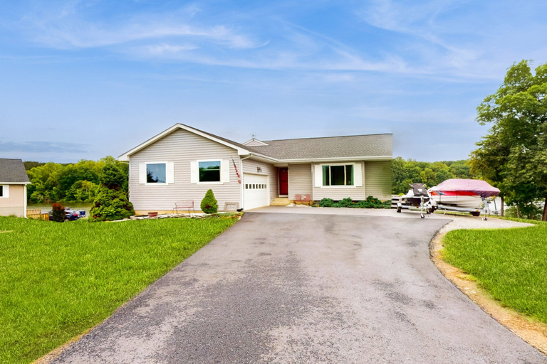 Exterior, Spacious Lakefront House W/patio, Balcony, Grill & Foosball, Spotsylvania