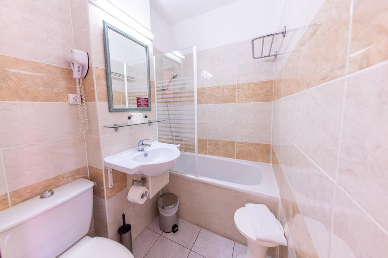 Bathroom 4, Hotel Helios, Hérault