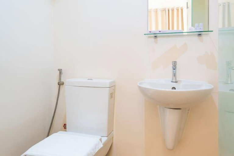 Bathroom 4, Hotel Mó Taguig, Makati City