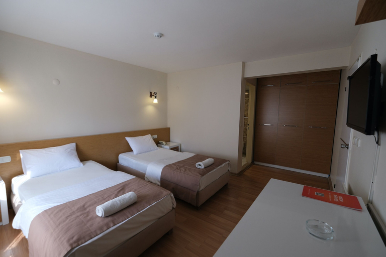 Bedroom 2, Üstün Otel Alsancak, Konak