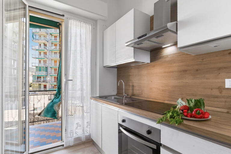 Private kitchen 5, House Carletta 200m From The Sea, Savona