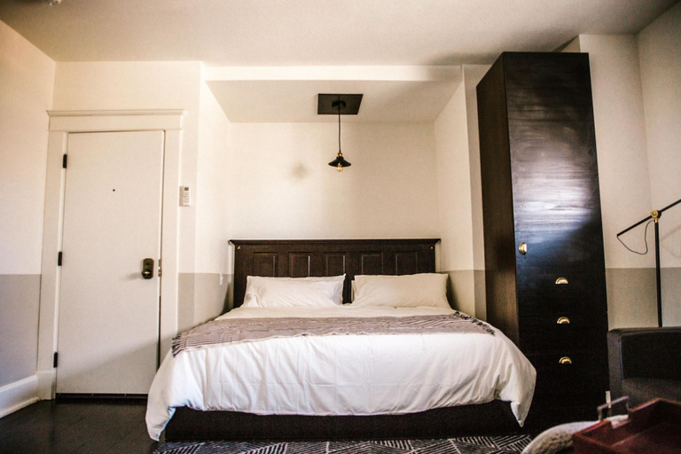 Bedroom 2, The Flats, Larimer