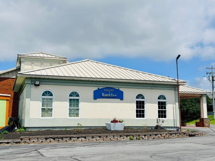 Front of property 4, Travel Inn, Jefferson