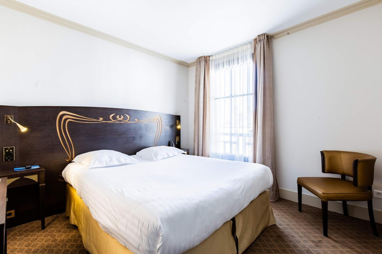 Bedroom 2, Hotel Jehan de Beauce, Eure-et-Loir