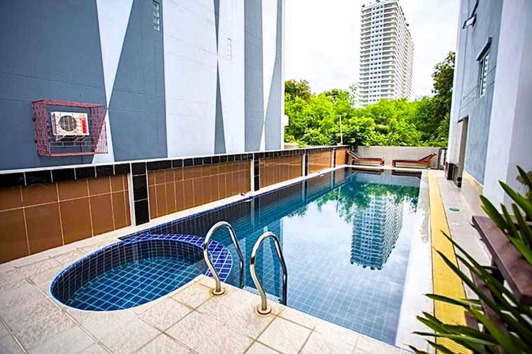 Pool 4, Corner Studio With Balcony Near Jomtien Beach - Beach Mountain 6, Pattaya