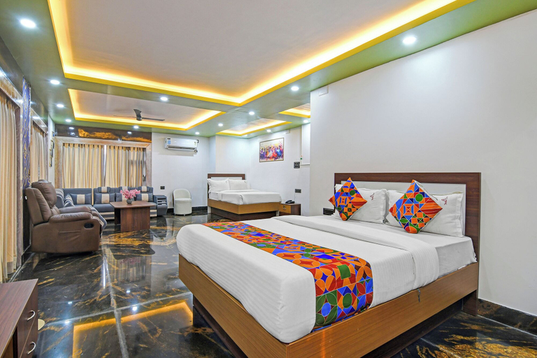 Room 4, Fabhotel Prime Tanishq Inn, North 24 Parganas