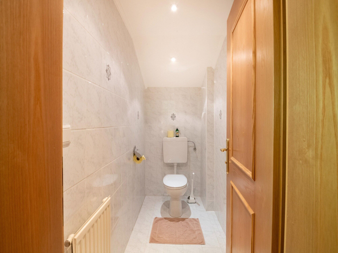 Others 3, Chalet in Tirol by Zillertal Ski Slopes, Schwaz