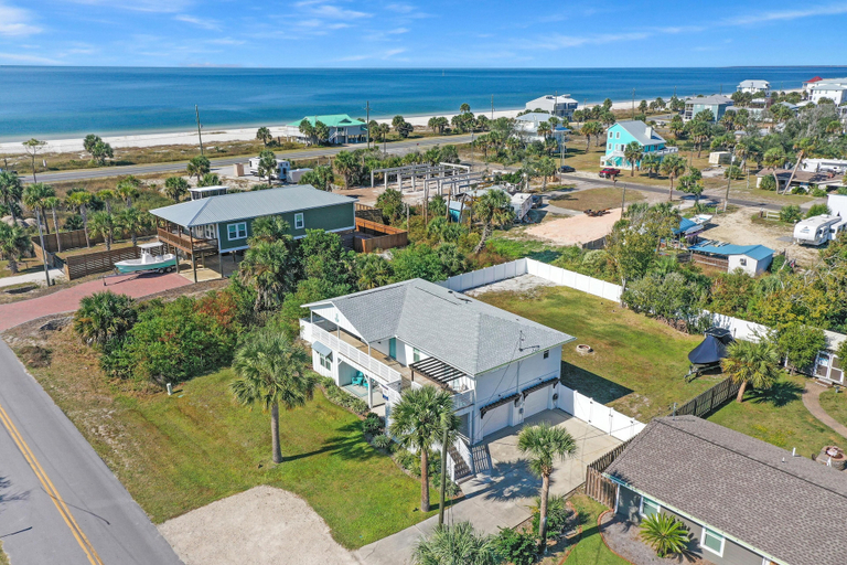 Exterior & Views 2, Anchored Inn 3, Gulf