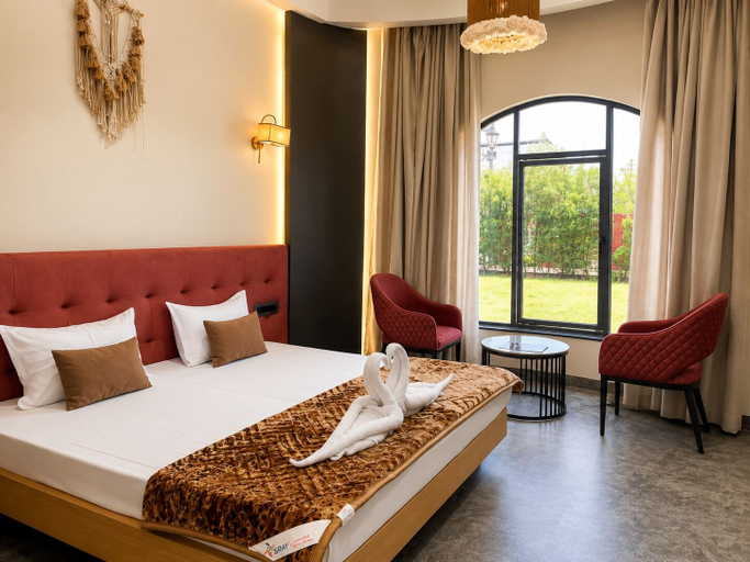 Room 4, Nakshatra Aura, Indore