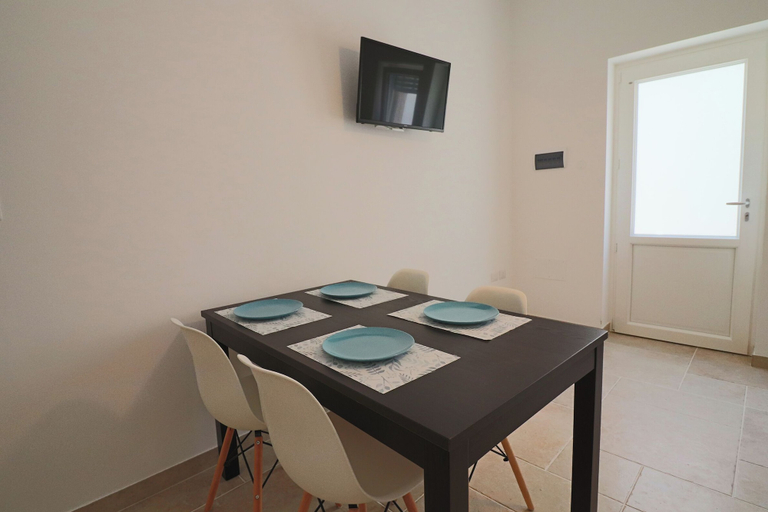 Others 5, Casa Nausica Elegant Apartment Facing the Aragonese Castle, Lecce