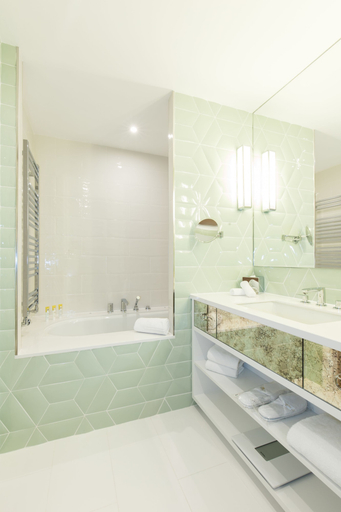 Bathroom 4, Hotel Chais Monnet and Spa, Charente