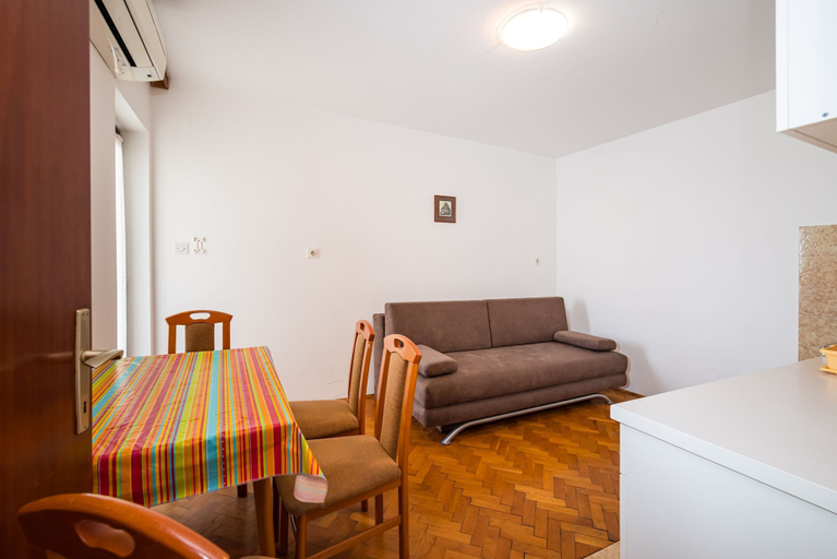 Others 4, Apartment Ljubica With Nice Garden 1, Novalja