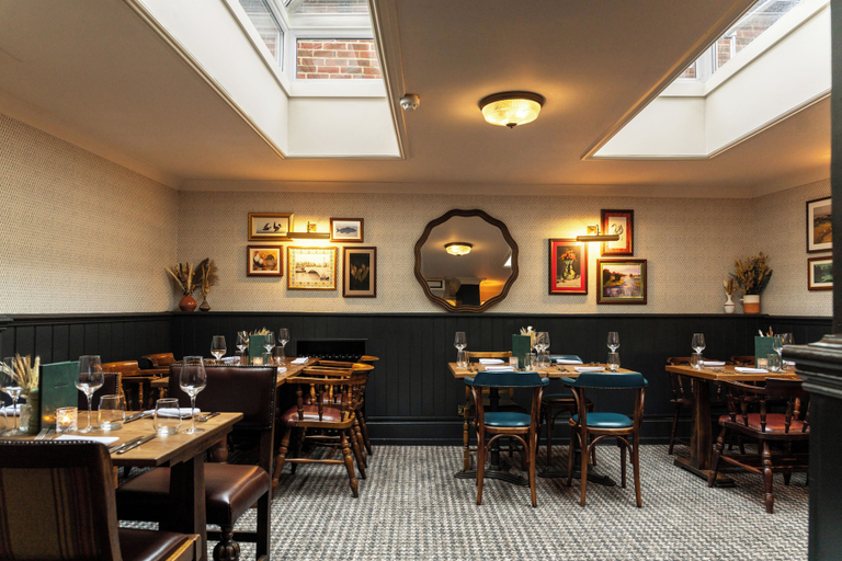 Food & Drinks 5, The Swan, West Sussex