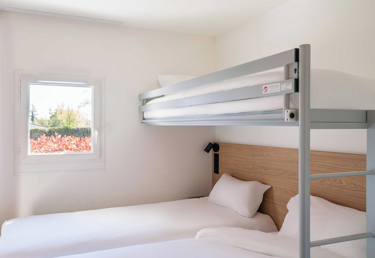 Room 2, B&B Hotel Bayeux, Calvados