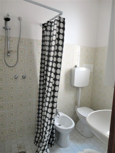 Bathroom 5, Studio With Balcony and Pool, Venezia