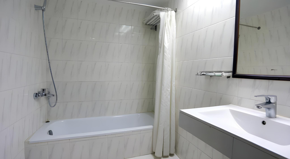 Bathroom 3, Orchid Business Hotel, Chittagong