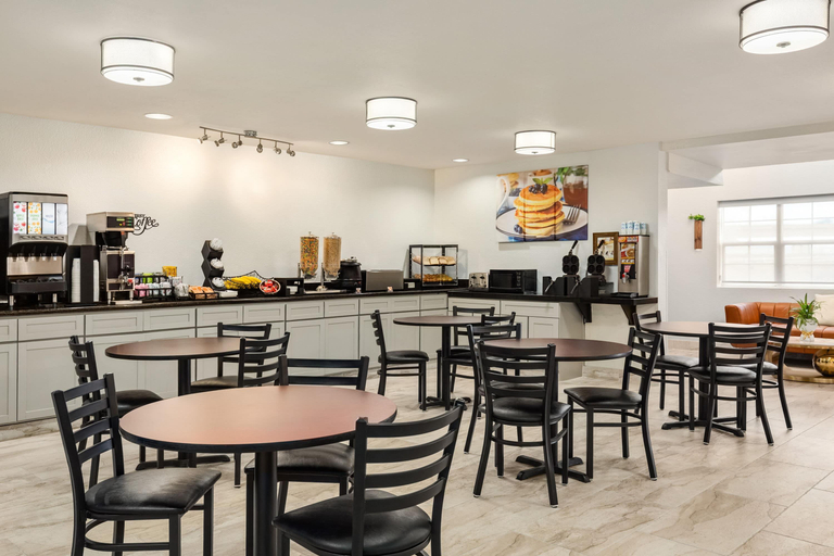Food & Drinks 5, Microtel Inn & Suites By Wyndham Salt Lake City A, Salt Lake