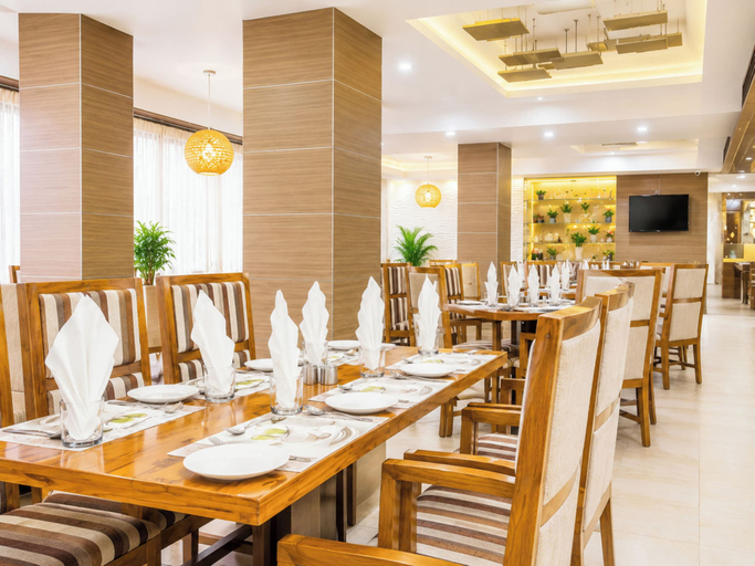 Restaurant, Hotel Armoise Inn, Ahmadabad