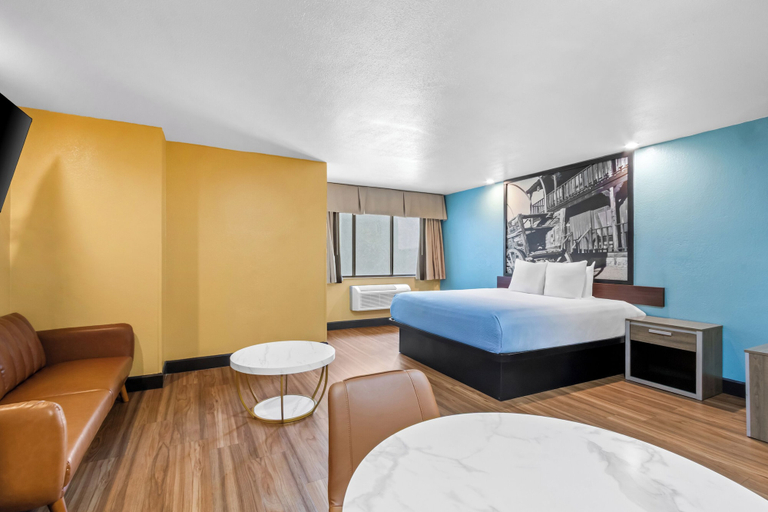 Bedroom 4, Super 8 by Wyndham - Mesa/Gilbert, Maricopa