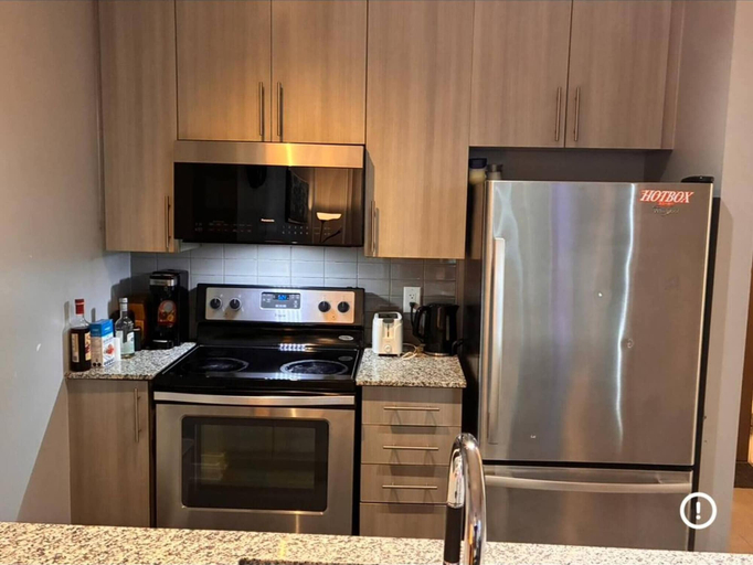 Interior 5, Spacious-cozy 2bed Condo in Square Ones Misissauga, Peel
