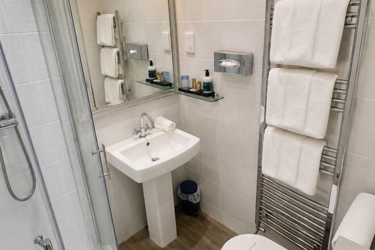 Bathroom 3, Beachcroft Hotel, BW Signature Collection by Best Western, West Sussex