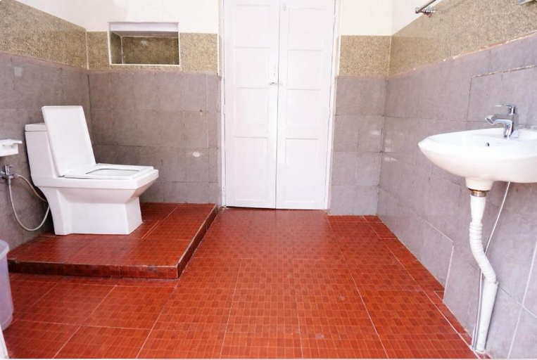 Bathroom 5, Glenside Villa, The Nilgiris