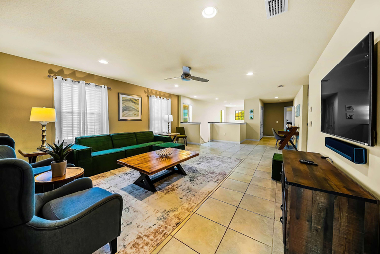 Room 5, Resort Home Private Pool and Spa Outdoor Theater, Osceola