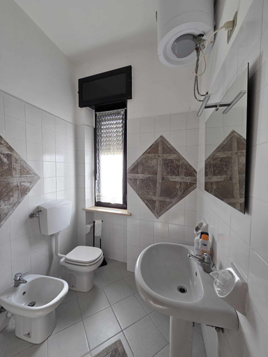 Bathroom 3, Hermoso Housing Spinetta, Alessandria