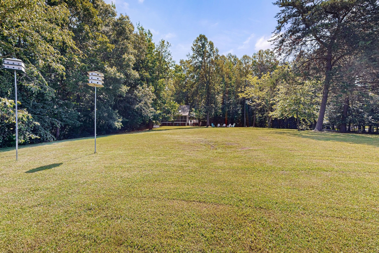 Exterior 5, Relaxing Lakeside Retreat With Boathouse, Dock, Deck, Firepit and Screened Porch, Louisa