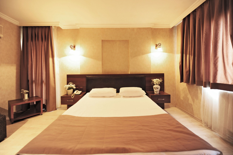 Bedroom 5, Üstün Otel Alsancak, Konak