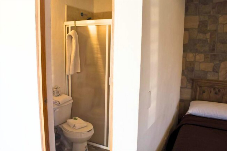 Bathroom 4, Venados Inn, Mazatlán