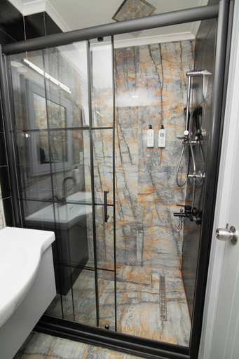 Bathroom 5, BALPETEK HOTEL, Fatih