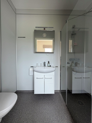 Bathroom, Sjøholt Sommerhotell Bed&Breakfast, Ørskog