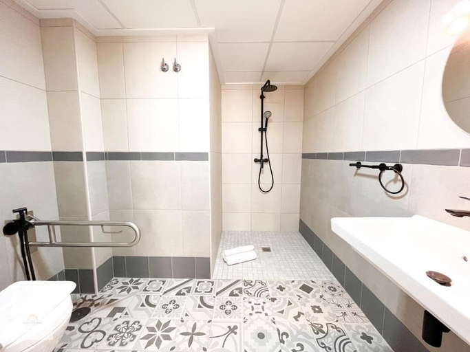 Bathroom 2, HOTEL LA MARINA, Alicante