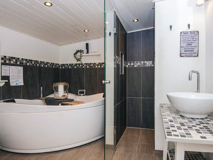 Bathroom 3, 4 star holiday home in Hemmet, Ringkøbing-Skjern