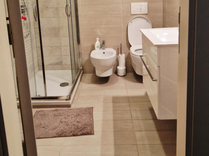 Bathroom 2, A casa di Paola, Macerata