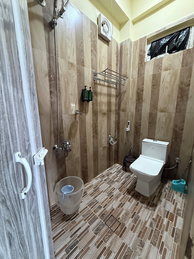 Bathroom 3, Aizawl Guest House, Aizawl