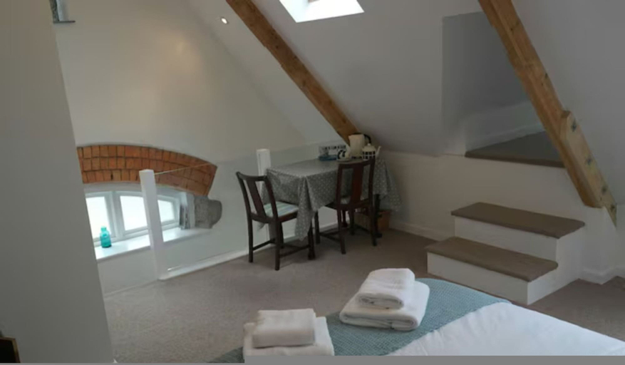 Room 4, Cosy 2BR Penzance Stay Sleeps 3 Near Seafront, Cornwall