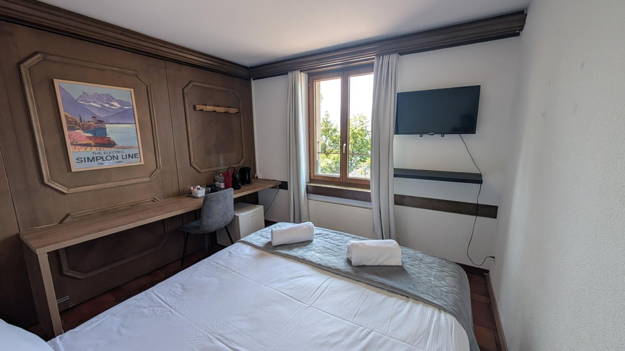 Bedroom 2, Castle view by MK, Pays-d'Enhaut