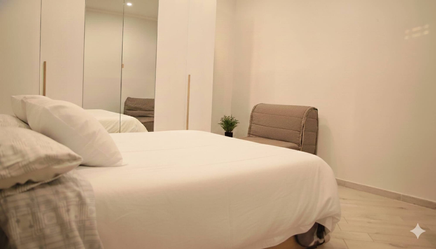 Room 5, A due Passi Dagli Scavi! Parcheggio Gratuito Wi-fi, Napoli