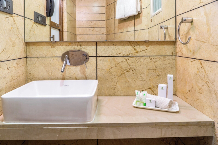 Bathroom 5, Hotel Armoise Inn, Ahmadabad