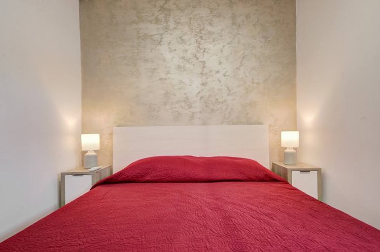 Room 5, Beautiful 2 BDR Penthouse Near Valletta Sleeps 6