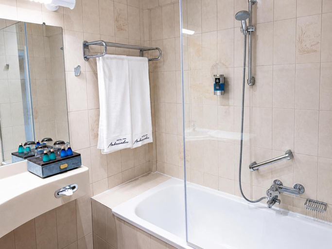 Bathroom 5, Ambassador Hotel Eupen, Liège