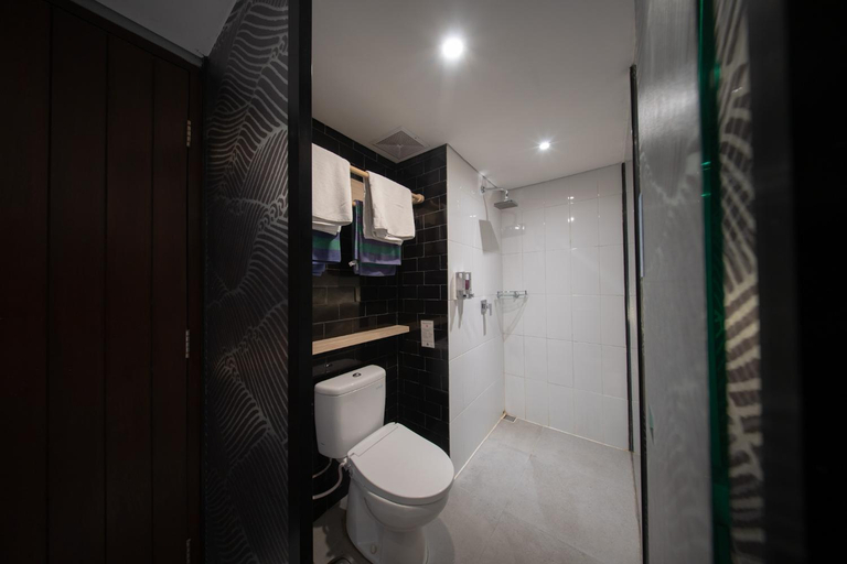 Bathroom 3, Padang Padang Inn, Badung