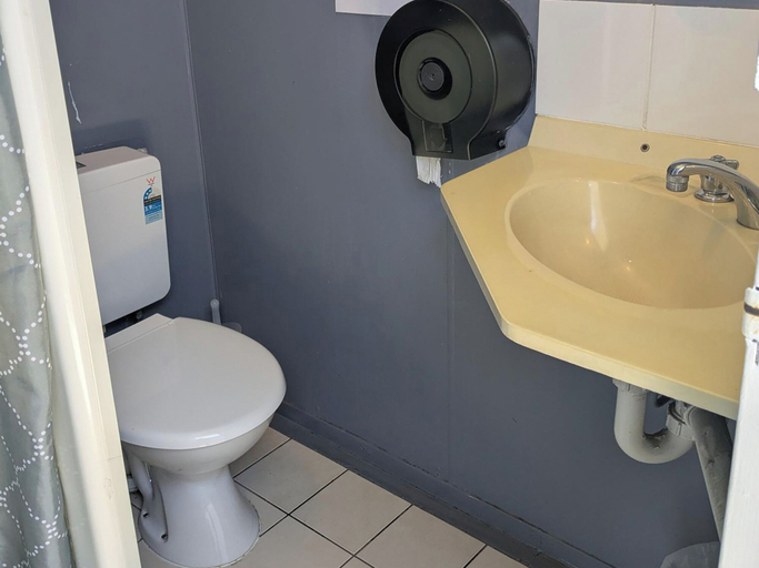 Bathroom 4, Traralgon Holiday Village, Latrobe - Traralgon