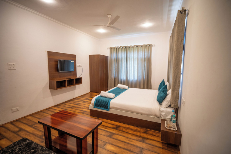Bedroom 3, Lakeville, Srinagar
