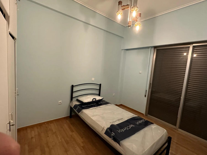 Others 4, home sweet home, Attica