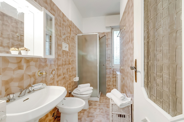 Bathroom 2, Il Giardino Sul Mare, Imperia